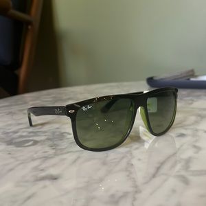 Green ray-ban sunglasses
